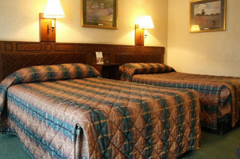 Inn Rodeway 2*